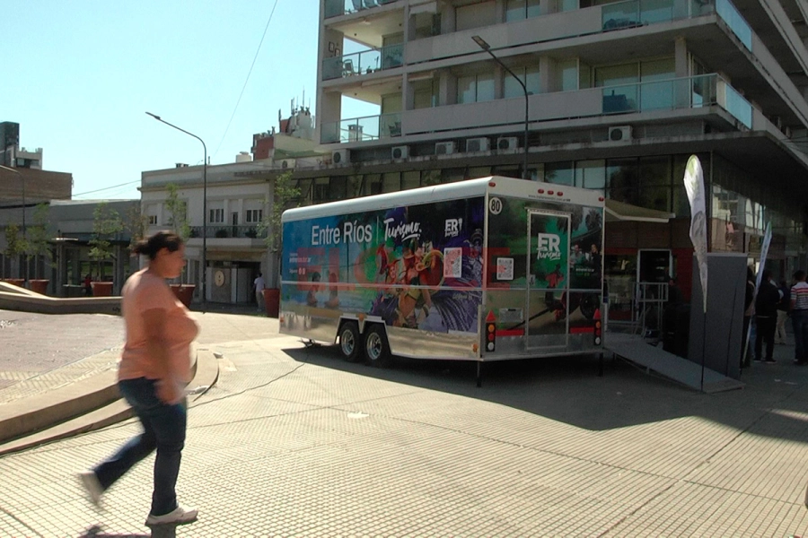 Oficina m&oacute;vil de turismo (foto Elonce)