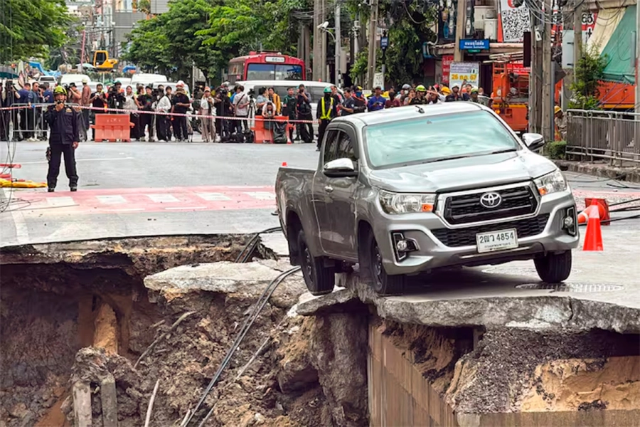 Hundimiento en la capital tailandesa (foto AFP)