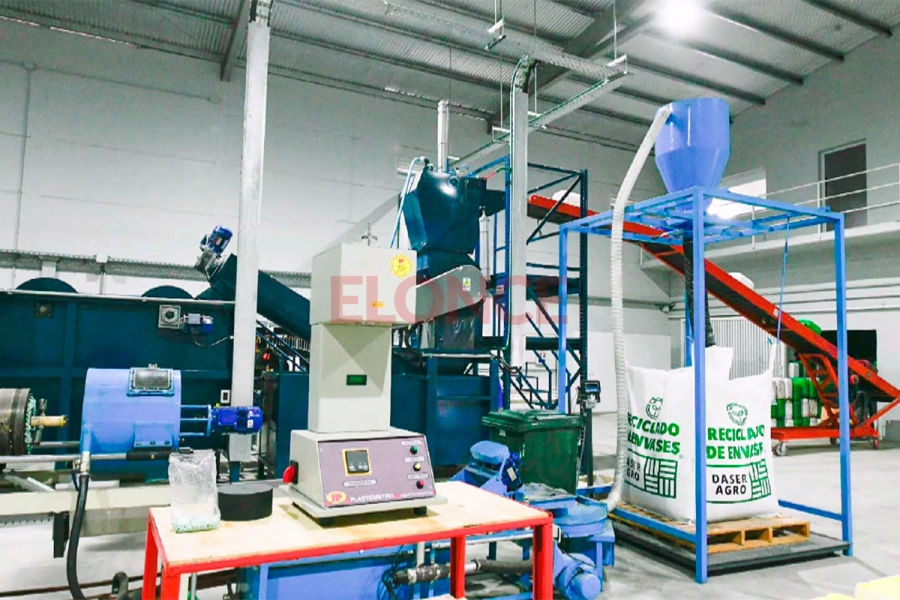 La planta de combustibles. Foto: Elonce.