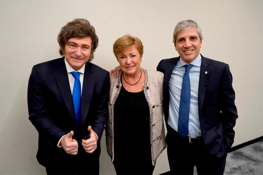 Milei, Georgieva y Caputo en un encuentro reciente en Nueva York.