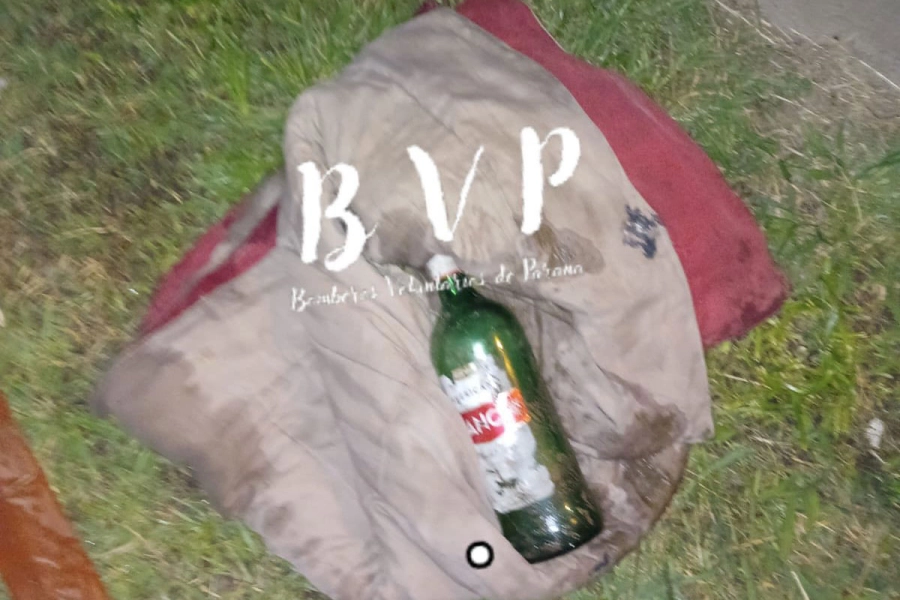 La botella localizada. Foto: Bomberos Voluntarios.