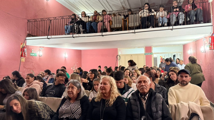 Sala completa en la primera funci&oacute;n