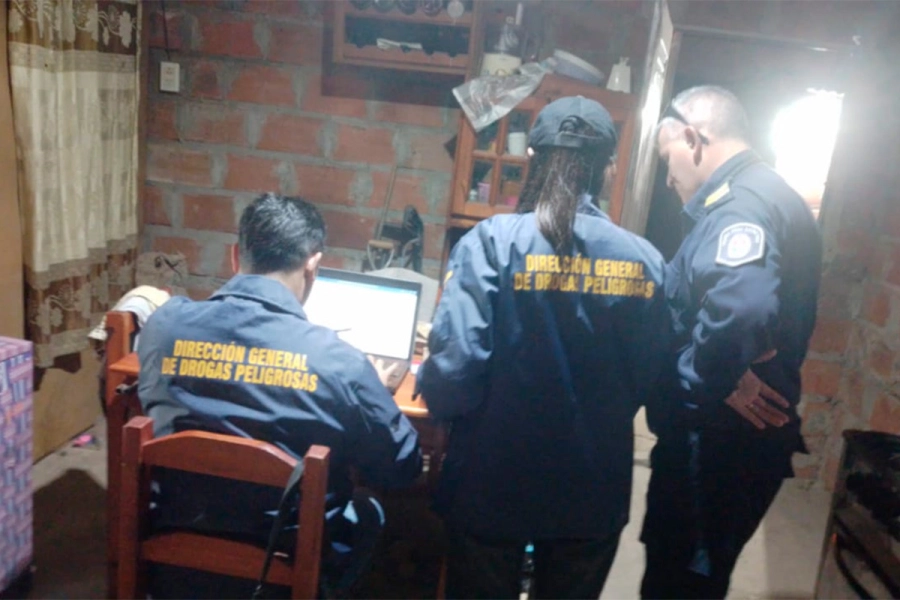 Incautaron un aire comprimido,  una r&eacute;plica de pistola y  droga en Paran&aacute;