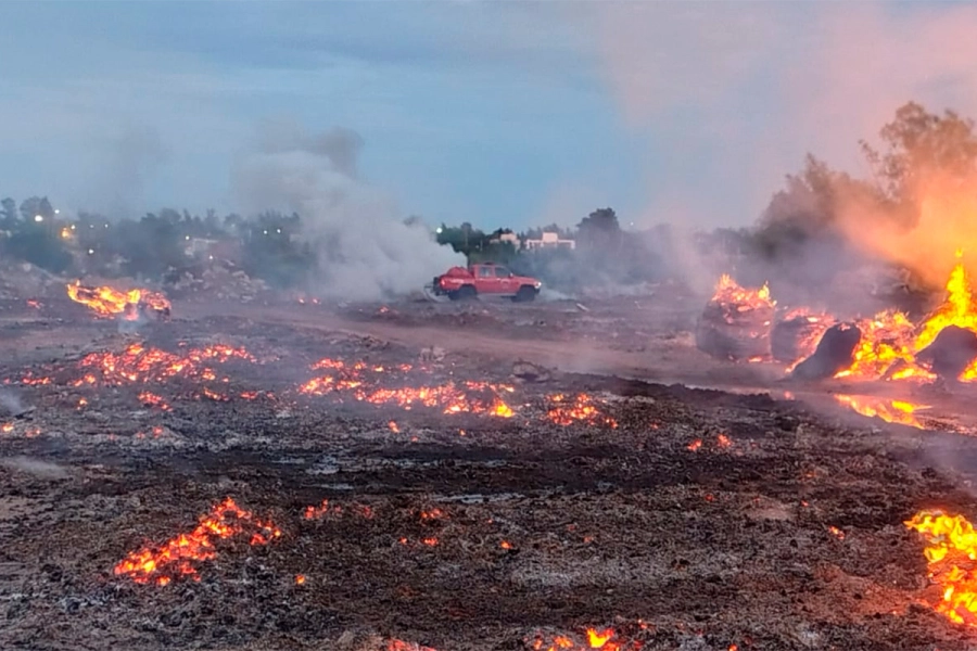 Se incendi&oacute; por completo un predio de acopio de pallets en localidad entrerriana