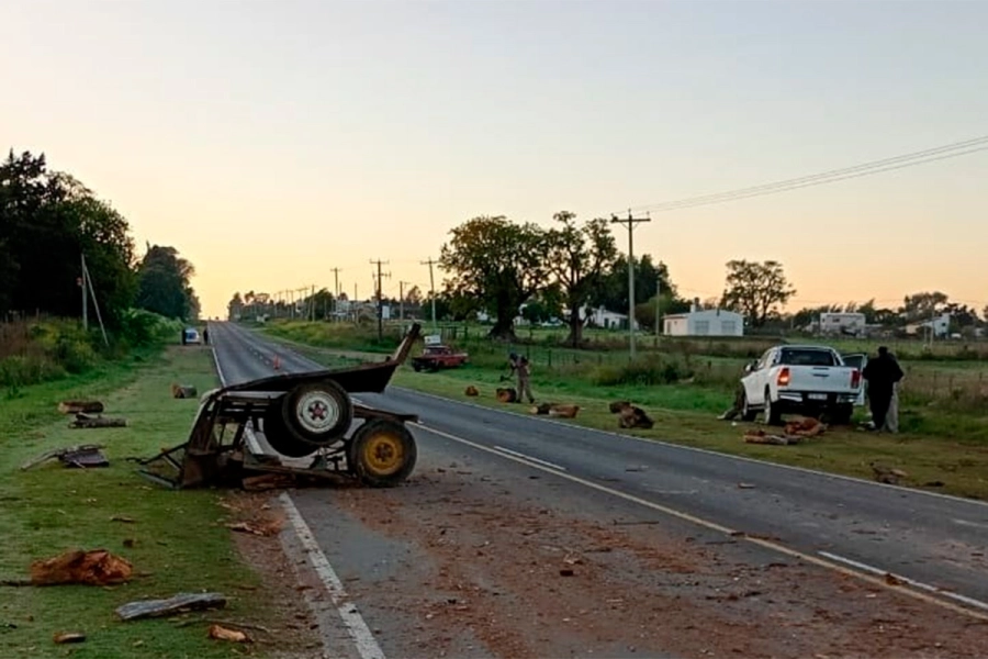 Camioneta chocó fuertemente de atrás a otra que llevaba un acoplado en ruta 11