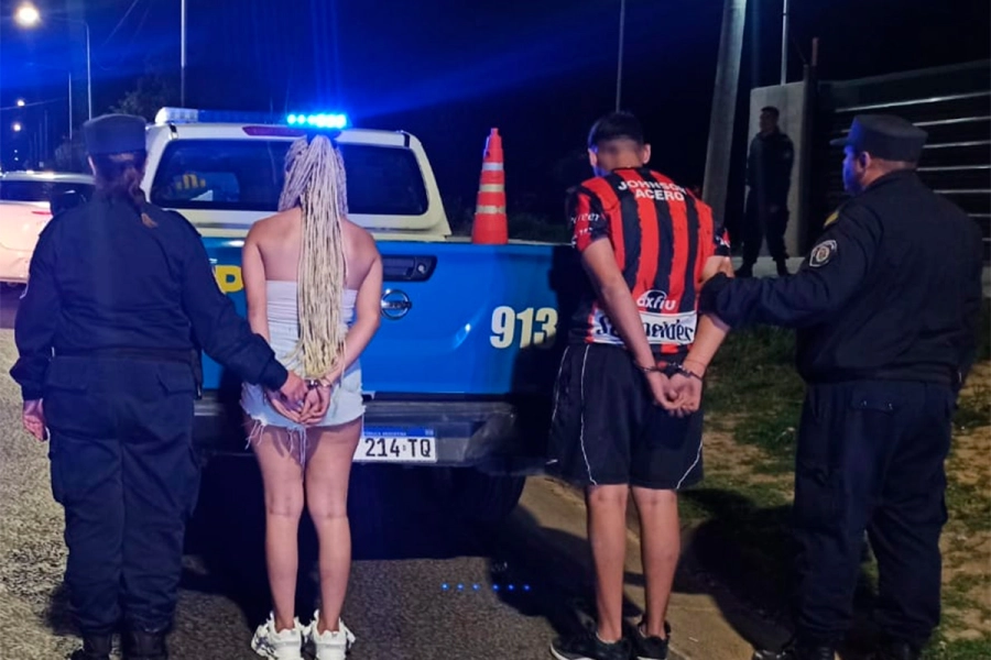 Dos j&oacute;venes arrojaron un bolso con un kilo de marihuana al ser interceptados