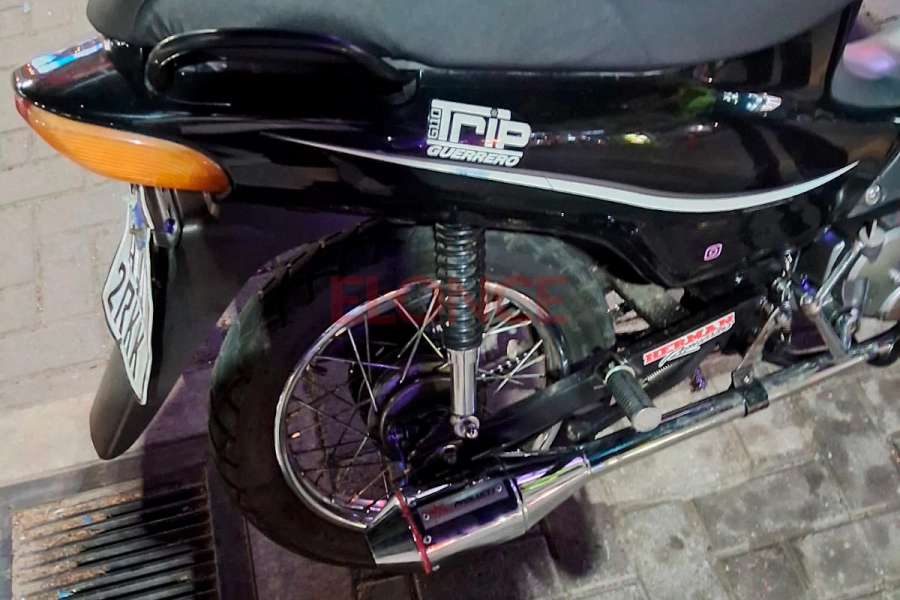 La moto fue secuestrada por carecer de escape reglamentario y documentaci&oacute;n (foto Elonce)