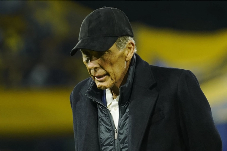 En Boca le dedicaron la goleada a Miguel Russo: “Queremos que se ponga bien”