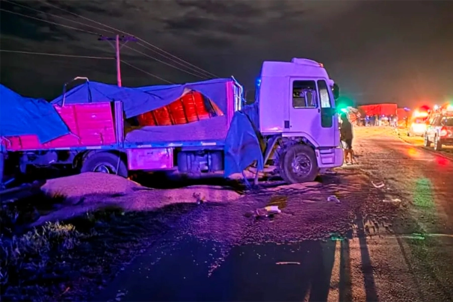 Conductor entrerriano sufri&oacute; heridas tras choque entre dos camiones
