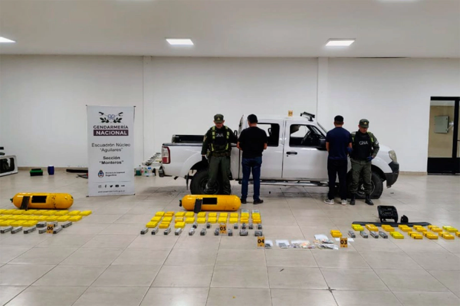 T&iacute;o y sobrino ocultaron m&aacute;s de 86 kilos de coca&iacute;na en tubos de GNC