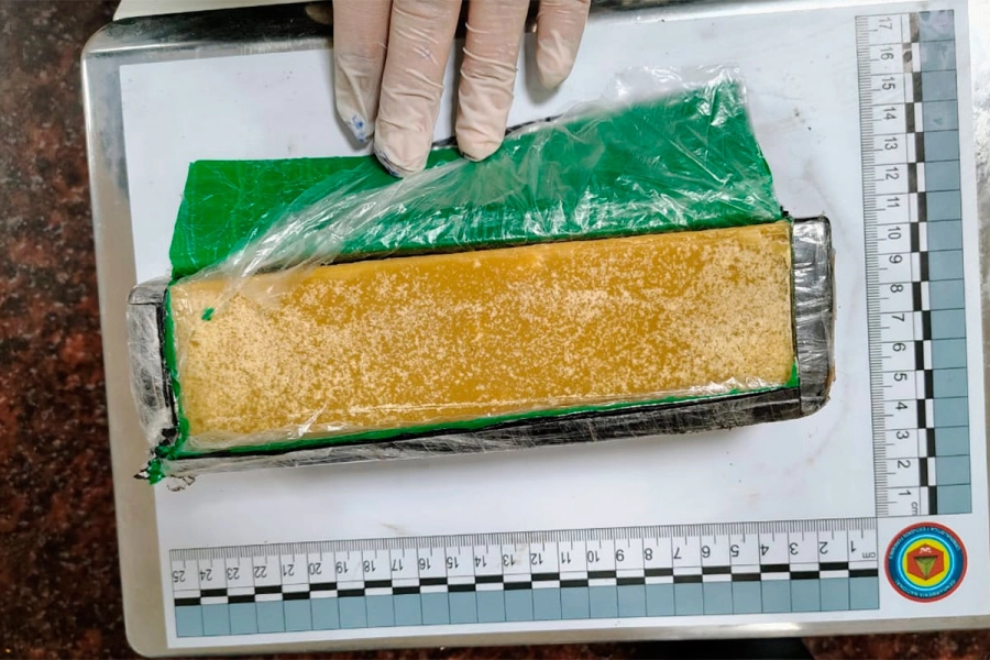 T&iacute;o y sobrino ocultaron m&aacute;s de 86 kilos de coca&iacute;na en tubos de GNC