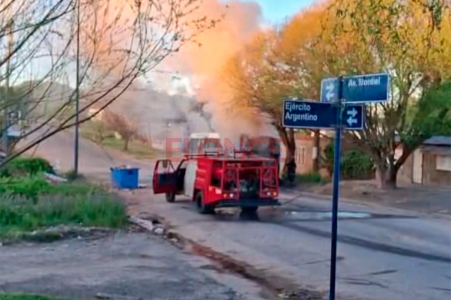 Se incendi&oacute; un colectivo en Paran&aacute;- Elonce