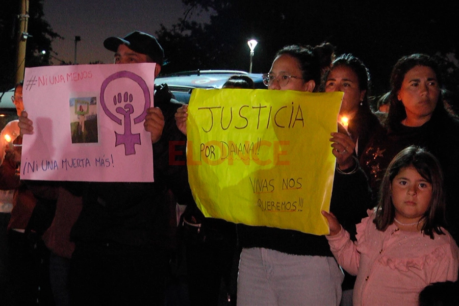 Reclamo de justicia por el femicidio de Daiana Mendieta en Gobernador Mansilla (foto Elonce)