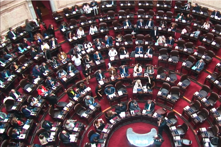 Diputados abrió la sesión para tratar la ley que limita los DNU de Milei y la expulsión de Espert