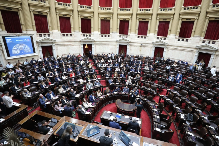 Diputados abrió la sesión para tratar la ley que limita los DNU de Milei y la expulsión de Espert