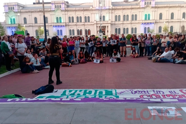 Femicidio de Daiana Mendieta: exigieron justicia frente a Tribunales de Paraná