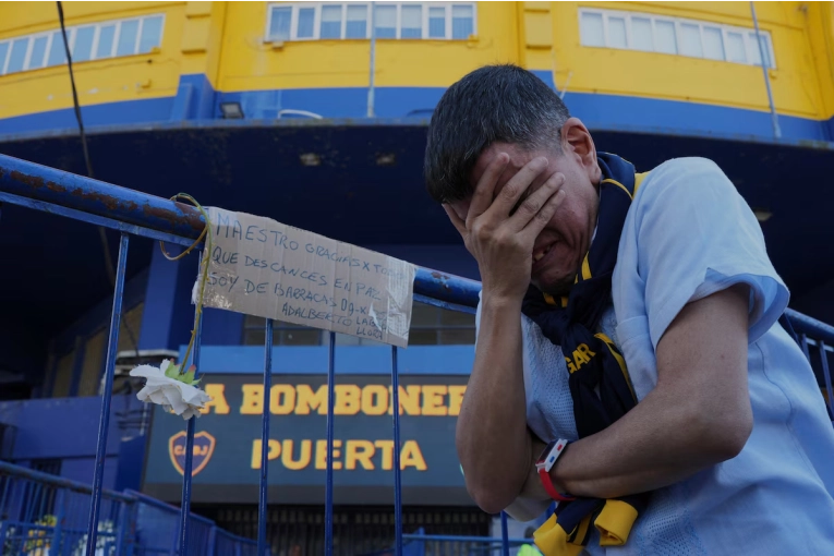 El último adiós a Miguel Russo: miles de hinchas lo despiden en la Bombonera