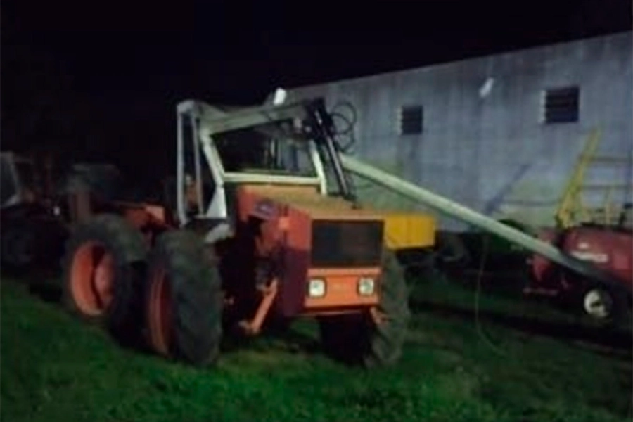 Cami&oacute;n enganch&oacute; cables en Chajar&iacute; (foto Tal Cual)