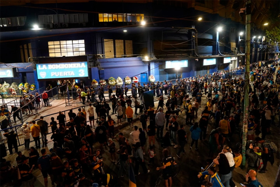 Multitudinaria despedida de Russo en la Bombonera