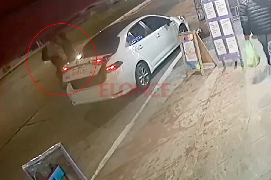 El saludo, el ba&uacute;l y la despedida: el video del chofer desaparecido y Rodr&iacute;guez Laurta (foto Elonce)
