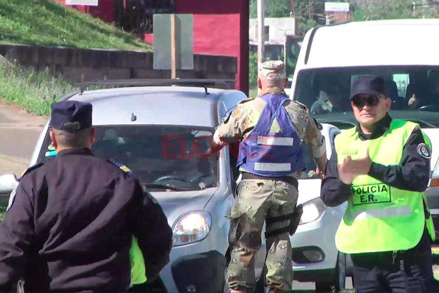 Puesto de control vial en el ingreso al T&uacute;nel Subfluvial (foto Elonce)