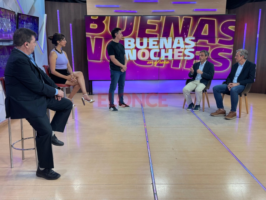 Los candidatos visitaron el programa Buenas Noches. Foto: Elonce.