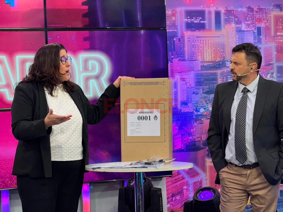 Narubi Godoy junto al conductor de El Ventilador, Washington Varisco. Foto: Elonce.