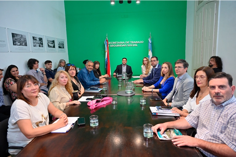 Provincia ofreció una suma fija a ATE y UPCN, y la paritaria pasó a cuarto intermedio