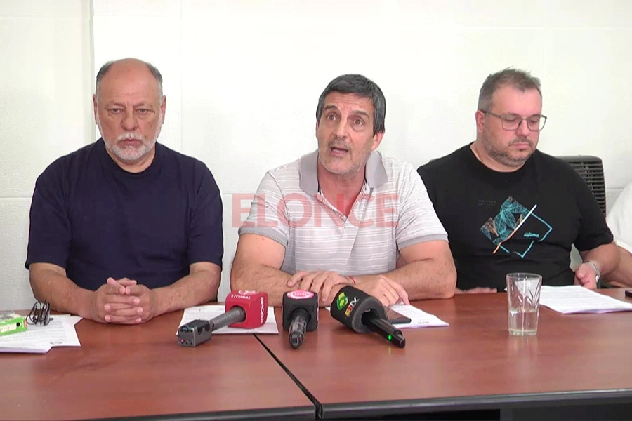 Alejandro Becic, en el centro de la imagen.