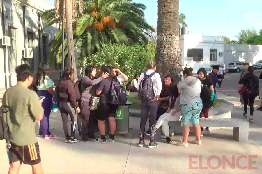 Primer viaje educativo de alumnos entrerrianos en tren (foto Elonce)