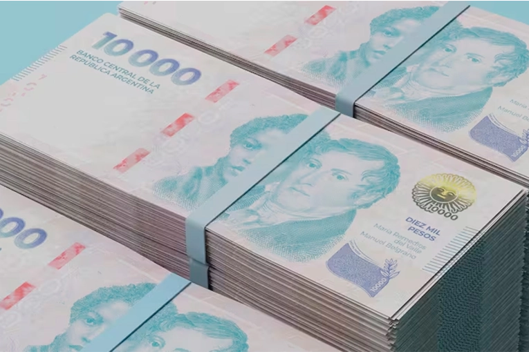Bancarios acordaron nuevo aumento salarial: el básico roza los $2 millones  