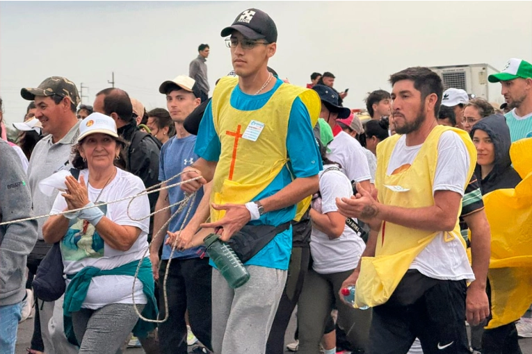 Peregrinos con fe inquebrantable: “Estamos llamados a vivir este momento con esperanza”