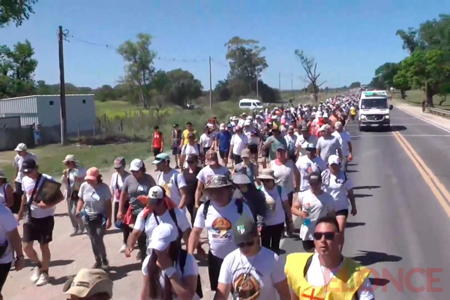Peregrinaci&oacute;n de los Pueblos (foto Elonce)