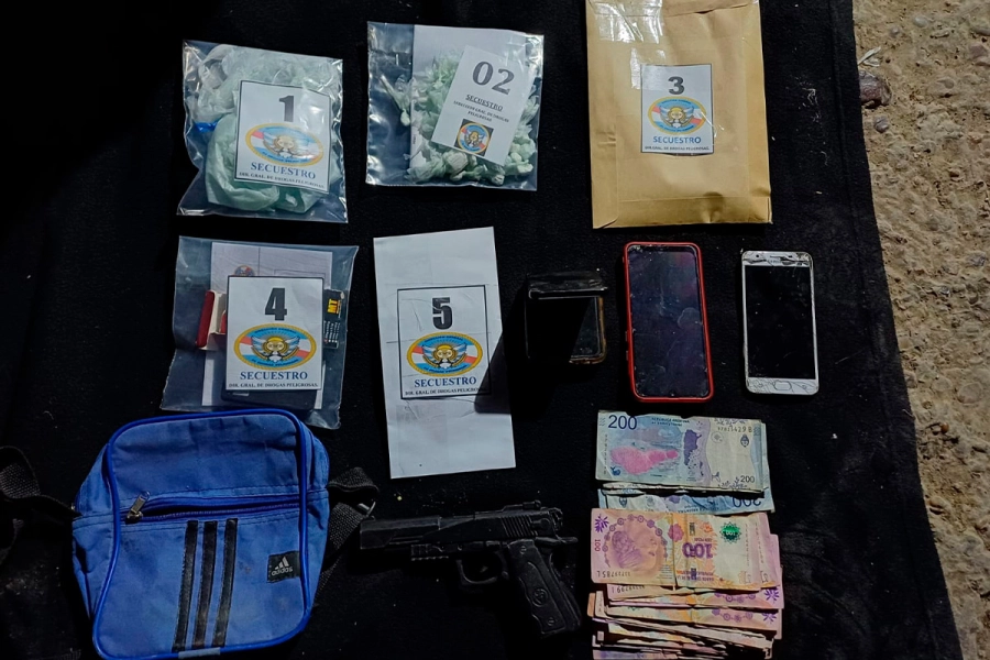 Incautaron celulares, dinero y hubo tres detenidos en allanamientos por Narcomenudeo