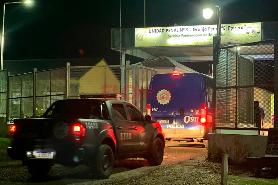 Con sirenas y fuerte custodia, Laurta fue llevado a C&oacute;rdoba