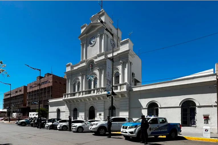 Violencia en Entre Ríos: agredió a su ex pareja, atacó a una policía y fue detenido en los techos