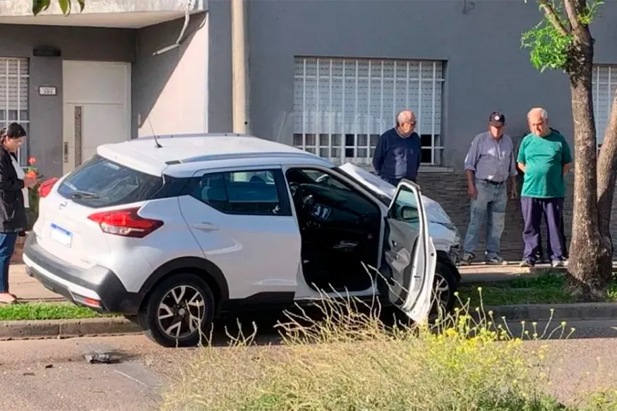 Fuerte choque entre dos veh&iacute;culos en Gualeguaych&uacute;