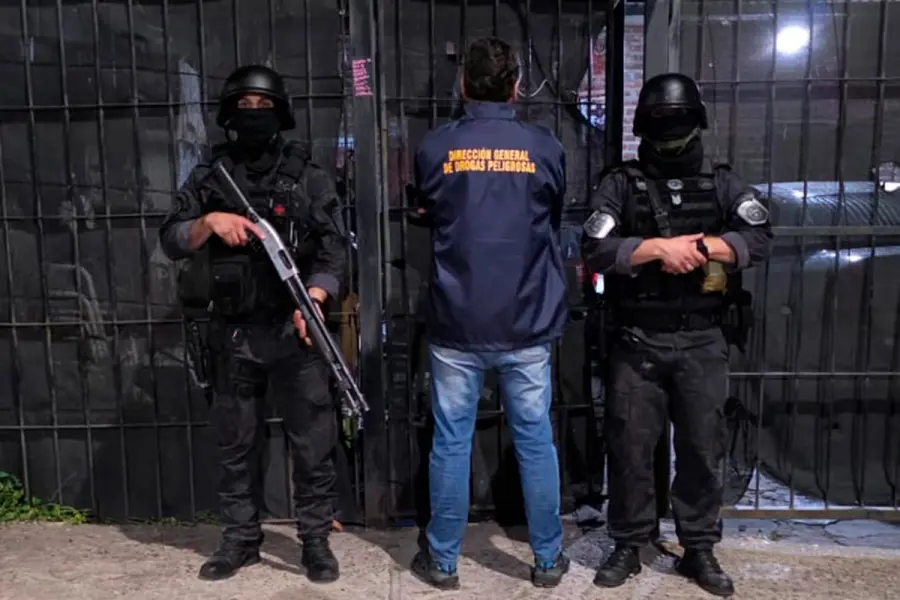 Concretaron 23 allanamientos en Paran&aacute;, entre ellos en la Unidad Penal: secuestraron droga y armas