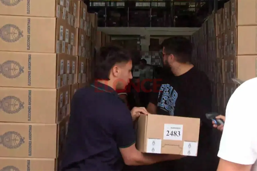 Comenz&oacute; el operativo: distribuyen las 3.469 urnas en Entre R&iacute;os para las elecciones