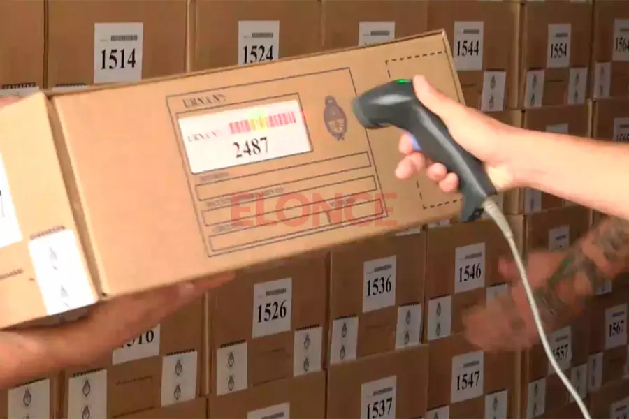 Comenz&oacute; el operativo: distribuyen las 3.469 urnas en Entre R&iacute;os para las elecciones