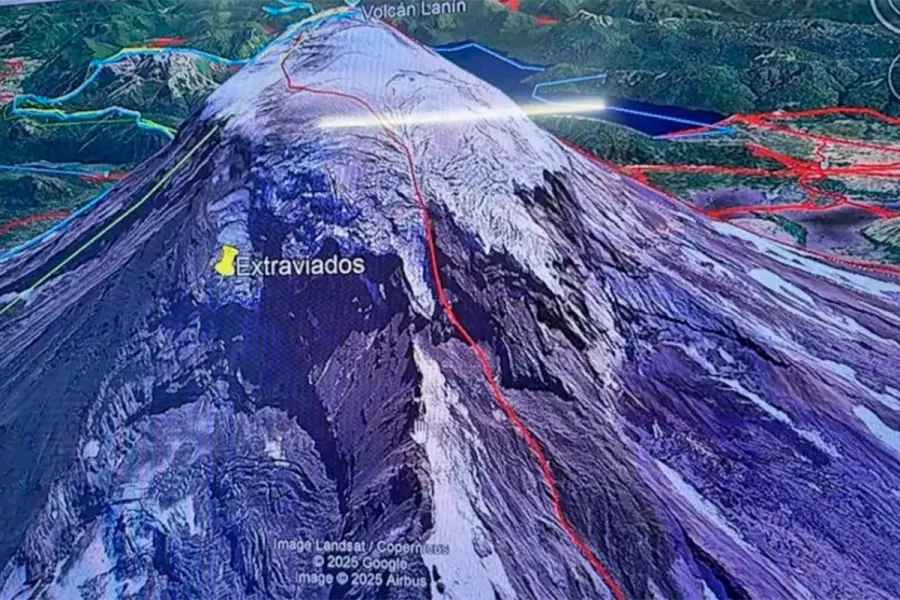 Buscan a dos personas perdidas en el volc&aacute;n Lan&iacute;n