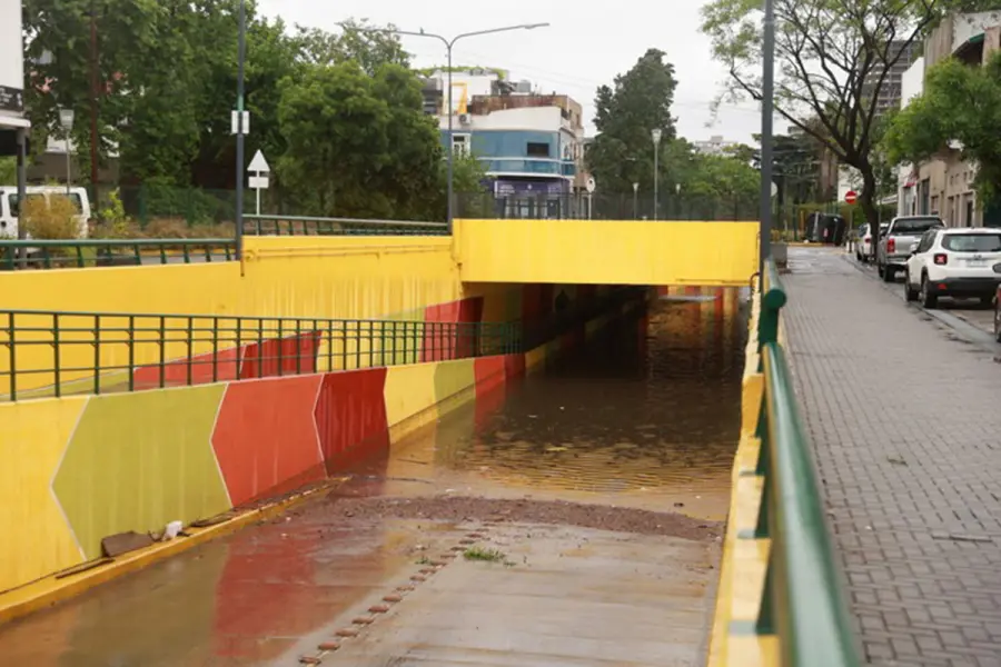 Varias zonas acumularon agua. Foto: Clar&iacute;n.