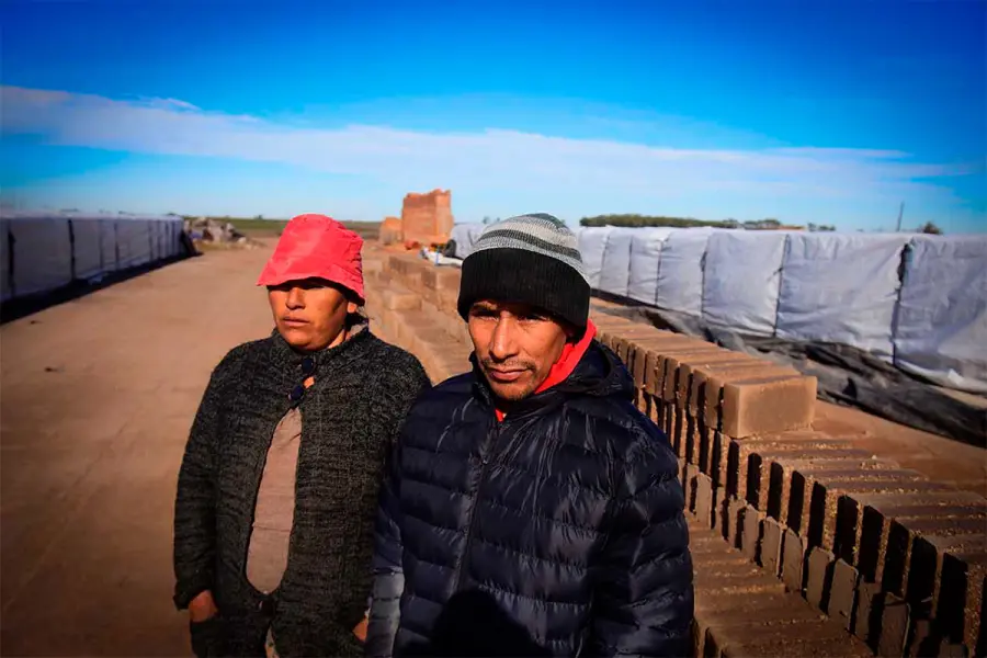 Los padres de Lian Gael Flores Soraire (foto Jos&eacute; Gabriel Hern&aacute;ndez / La Voz)