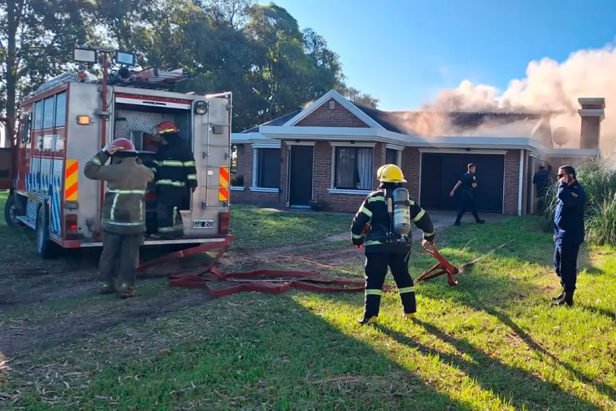 Incendio en San Salvador (foto Polic&iacute;a de Entre R&iacute;os)