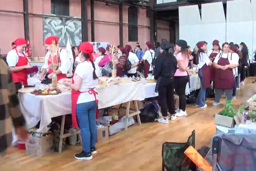 Muestra anual de centros de j&oacute;venes y adultos en Paran&aacute;