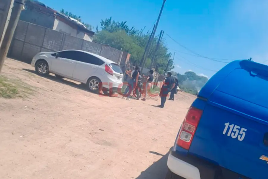 Allanamientos por violento asalto en barrio Los Hornos de Paran&aacute; (foto Elonce)