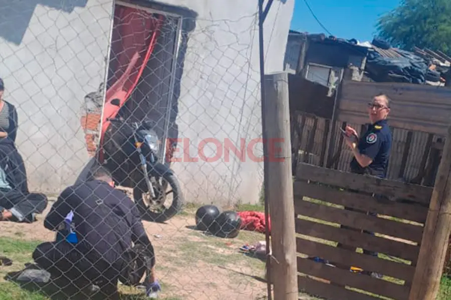 Allanamientos por violento asalto en barrio Los Hornos de Paran&aacute; (foto Elonce)