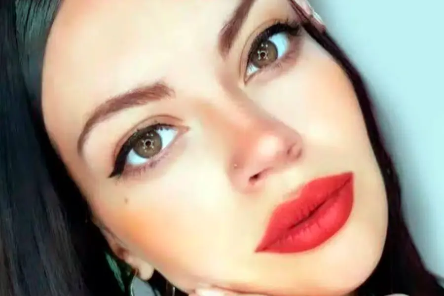 Karla Robles ten&iacute;a 27 a&ntilde;os y so&ntilde;aba con recibirse de fonoaudi&oacute;loga. (Foto: Facebook/Karlu Robles).