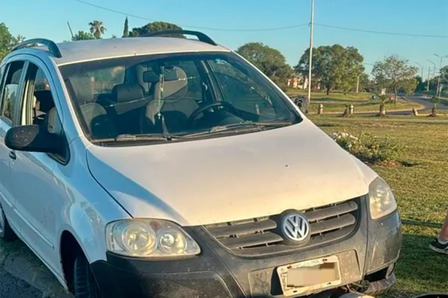 Conductor alcoholizado despist&oacute; y provoc&oacute; destrozos en una rotonda