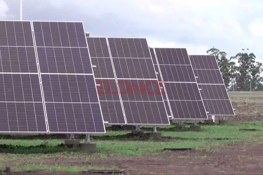 El Parque Fotovoltaico en el aut&oacute;dromo. Foto: Elonce.